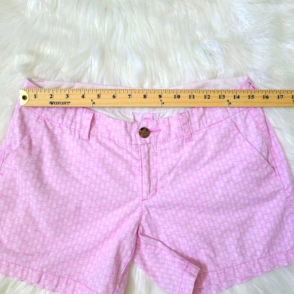 Old Navy Short pink with pineapples print,size 4 - Picture 2 of 6